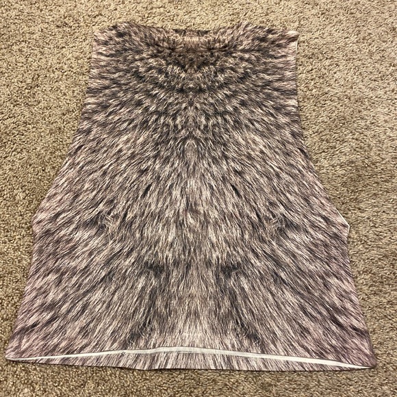 Cute Top! Wolf print - Picture 3 of 5